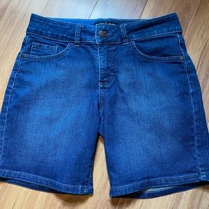 COPY - Woman’s mid rise shorts by Lee Riders